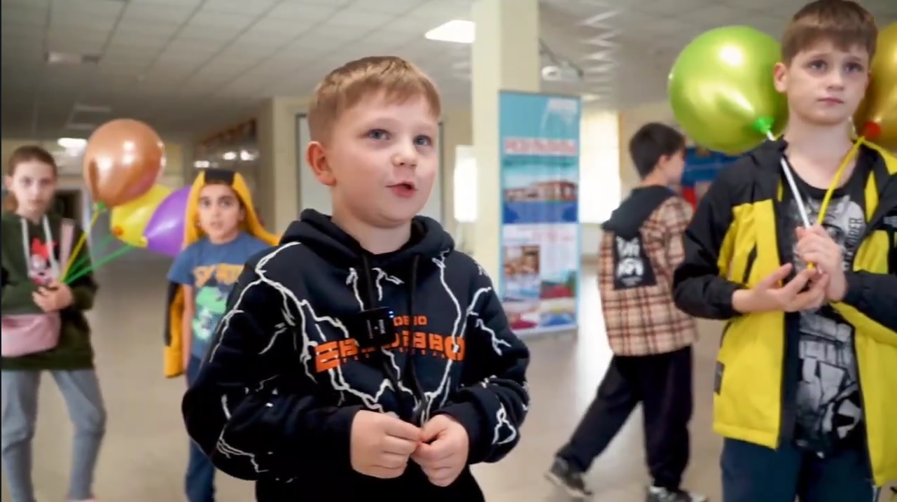 Экскурсии, спортивные игры, мастер-классы, активный отдых. Как детям из Белгородской области живется на Прикумье – в нашем сюжете.